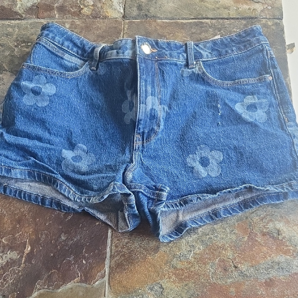 Wrangler Denim Shorts with Floral Pattern